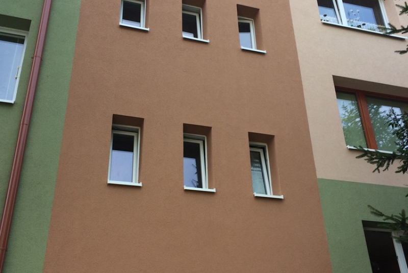 Referencie 2 / ​Bytový dom Rožňava 2016 - foto