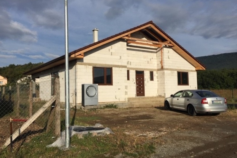 Referencie / RD Dvorníky 01 - foto